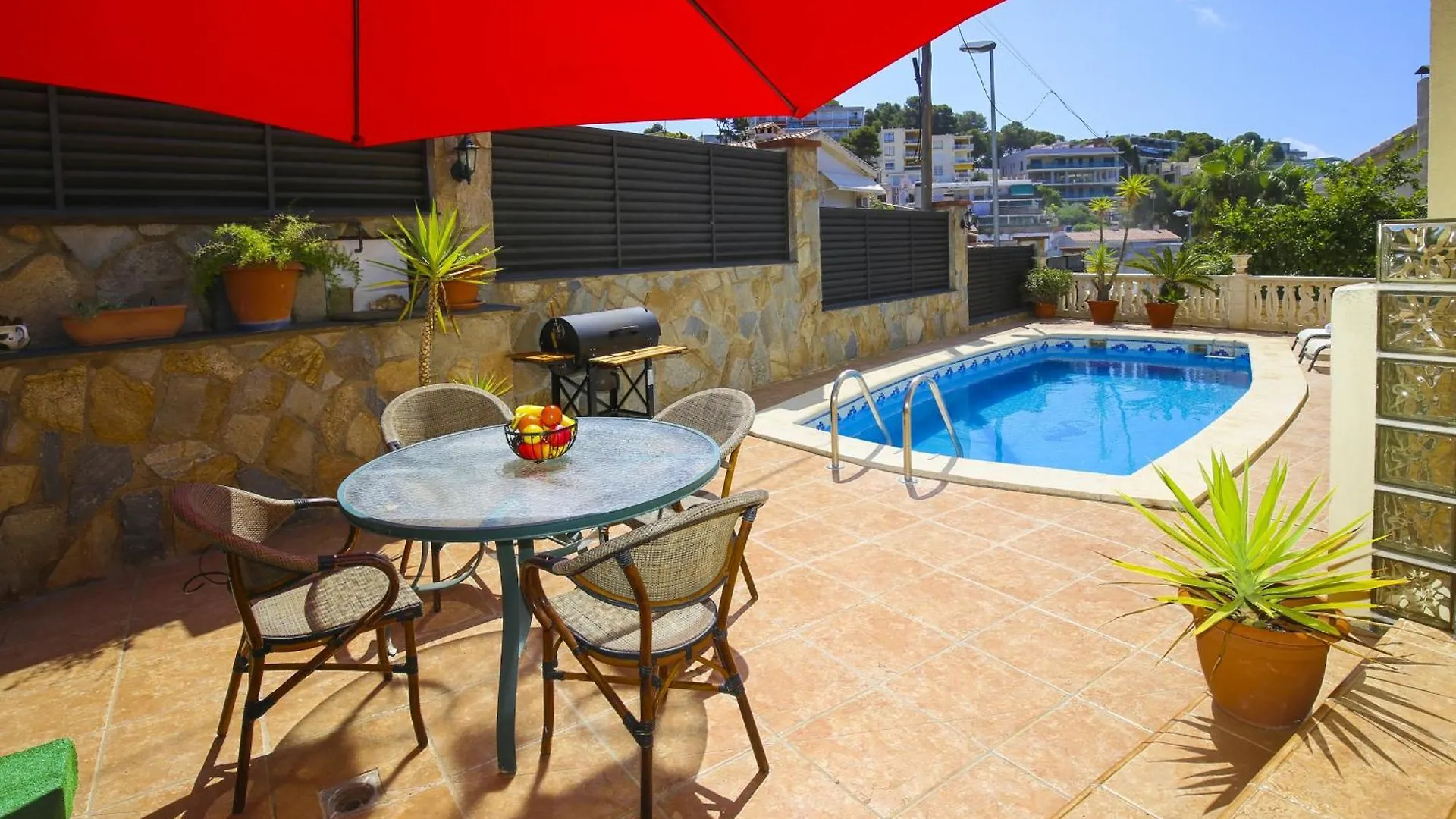 Pins Villa Planetcostadorada Salou